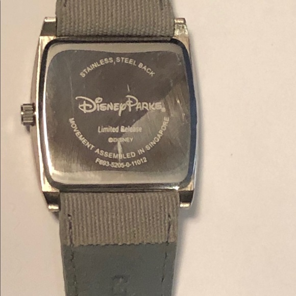 Mickey Mouse Disney Parks Limited Release Watch - Picture 6 of 6